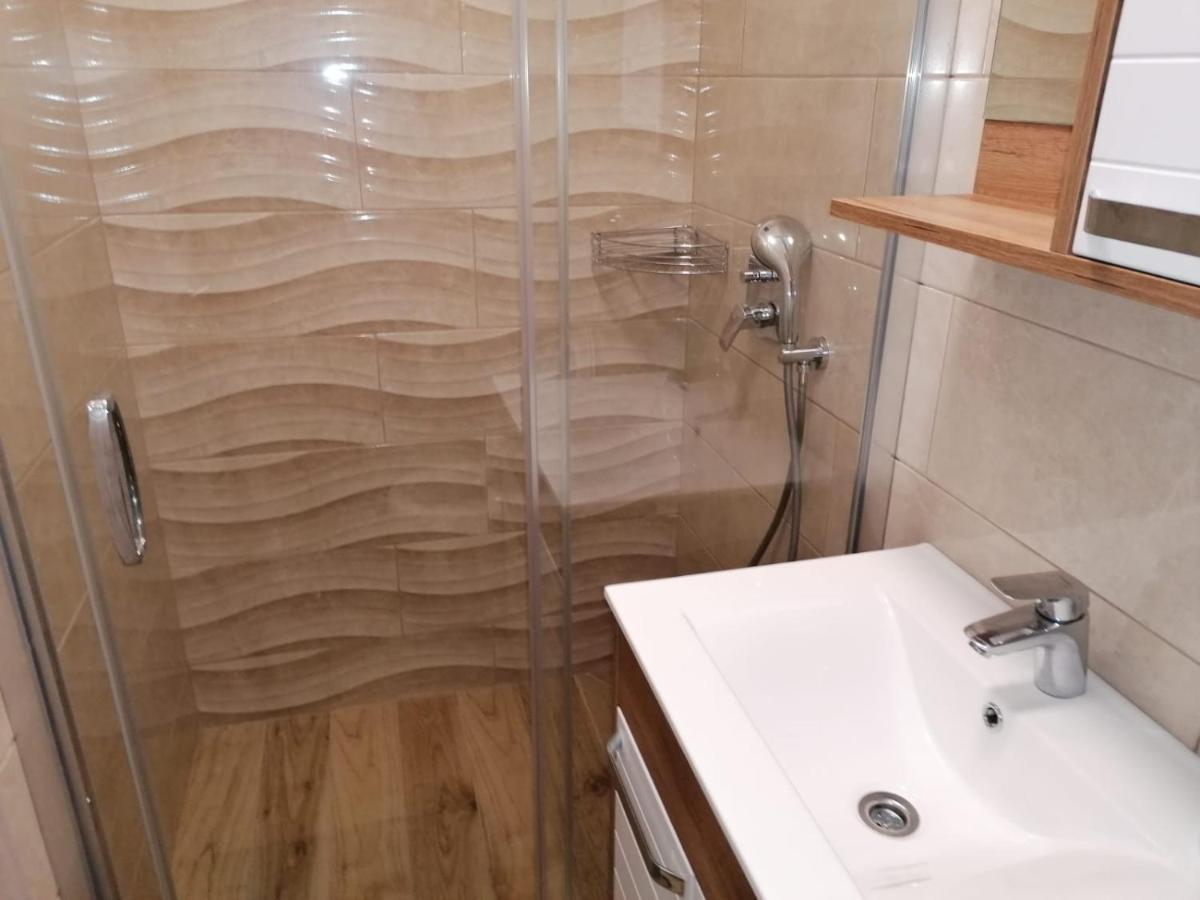 Apartmani Valerija I Joso บาร์บินเย ภายนอก รูปภาพ